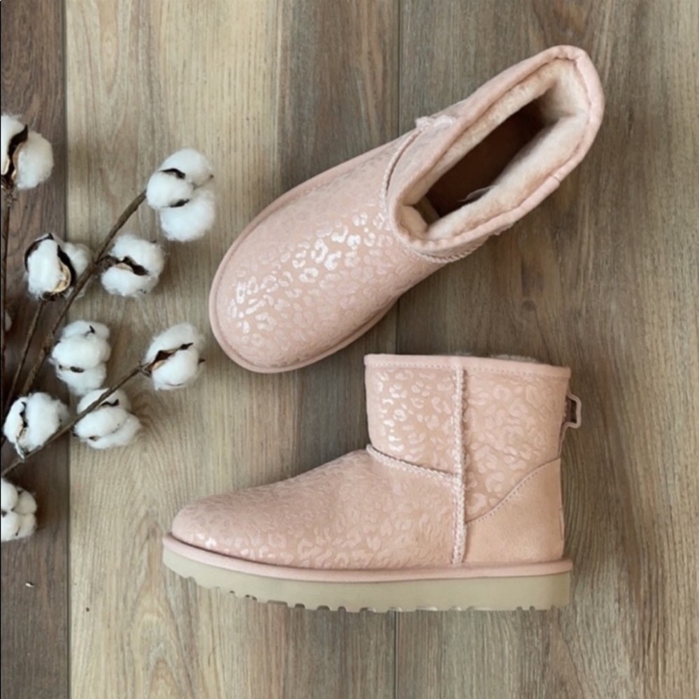 🌿UGG- CLASSIC MINI SNOW LEOPARD BOOTS🌿 - Picture 4 of 13